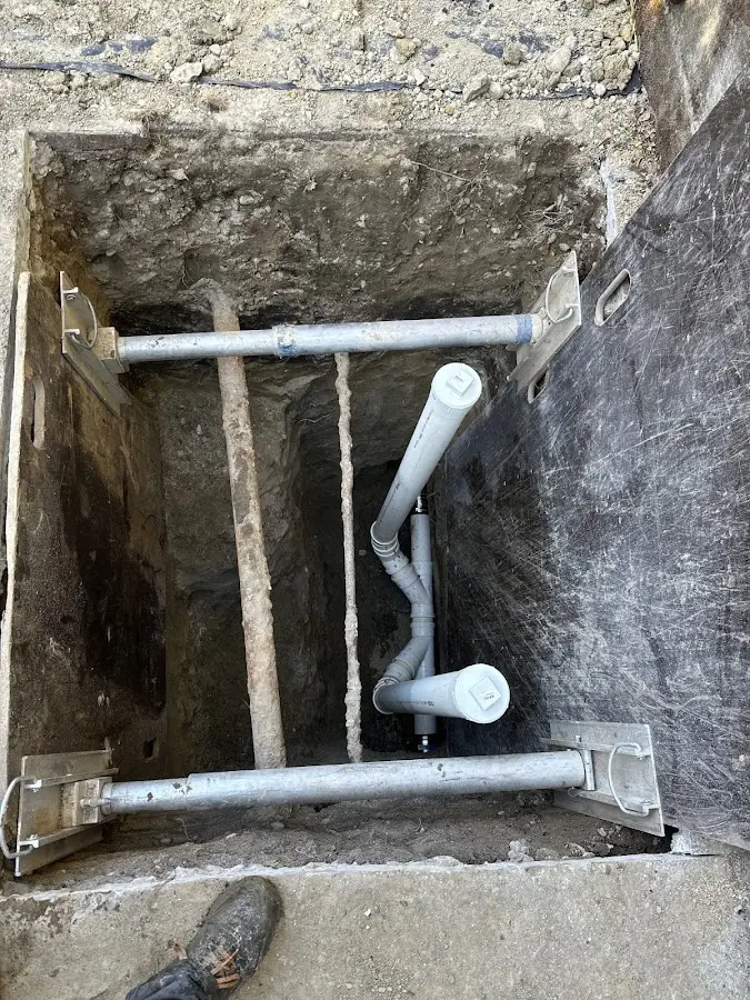 Experienced plumber completing Drain Cleaning work in Johnson Creek
